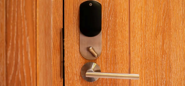 Automatic Locking Door Knob Sanger